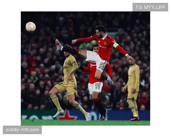 阿贾克斯新星闪耀赛场，助球队逆转晋级欧战阶段