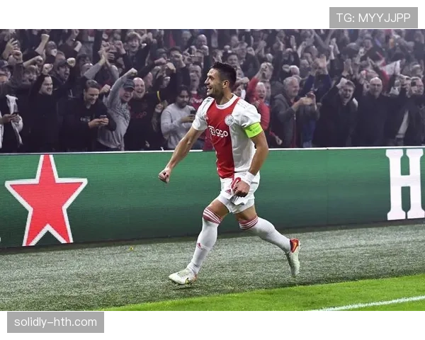 阿贾克斯状态回暖，强势斩获新赛季开门红