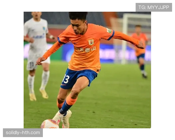 越南队新援近期测试表现稳健,竞争力增强 越南队新援近期测试表现稳健,竞争力增强